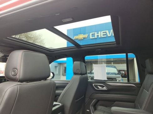 Used 2024 Chevrolet Suburban RST w/ Sport Performance Package AWD/4WD image 32