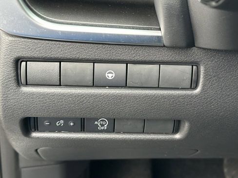 Certified 2023 Nissan Rogue SV image 23