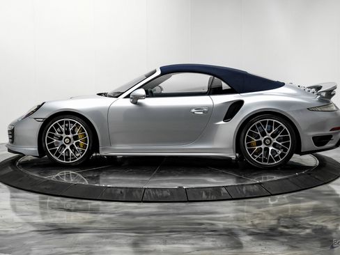 Used 2015 Porsche 911 Turbo S image 6