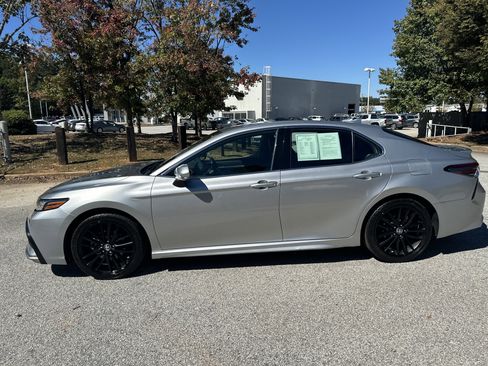 Used 2023 Toyota Camry XSE image 8