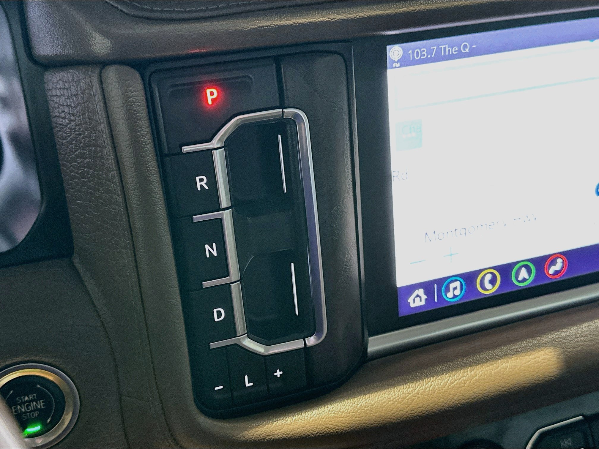 Used 2021 GMC Yukon XL Denali w/ Denali Ultimate Package AWD/4WD image 17