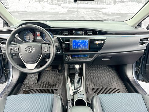 Used 2015 Toyota Corolla L image 3