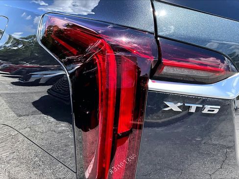 Used 2021 Cadillac XT6 Premium Luxury FWD image 29