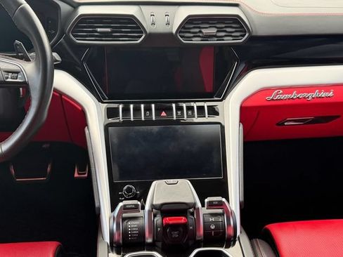 Used 2020 Lamborghini Urus AWD/4WD image 16