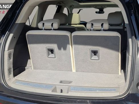 Used 2021 Cadillac XT6 Premium Luxury image 12