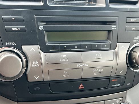 Used 2010 Toyota Highlander 4WD image 19