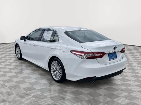 Used 2019 Toyota Camry XLE FWD image 11