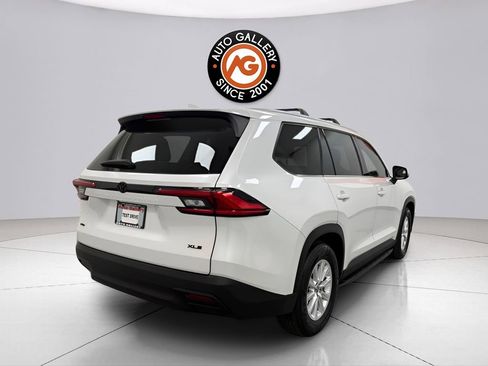 Used 2024 Toyota Grand Highlander AWD image 7