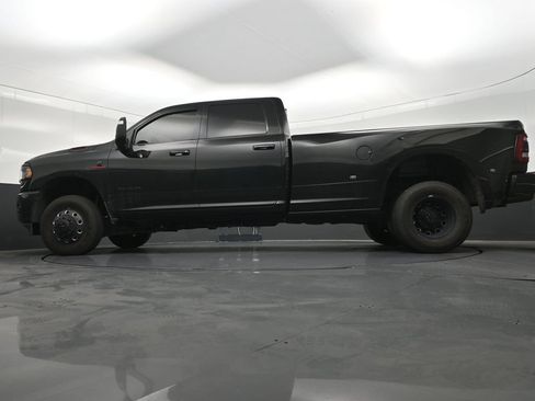 Used 2024 RAM 3500 Big Horn w/ Night Edition AWD/4WD image 24