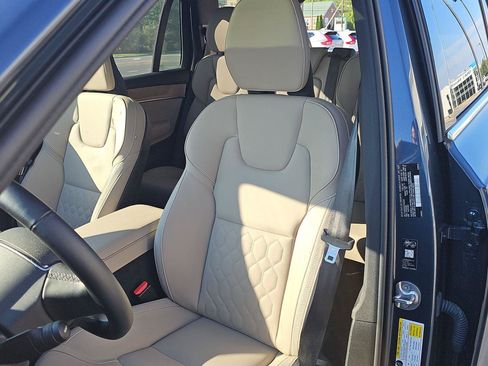 Used 2026 Volvo XC90 B6 Plus w/ Protection Package Premier AWD/4WD image 19