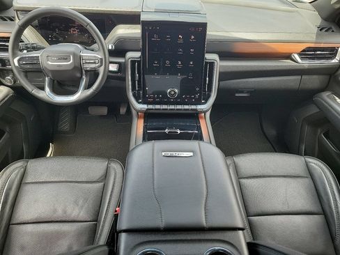 Used 2025 GMC Yukon Denali AWD/4WD image 11