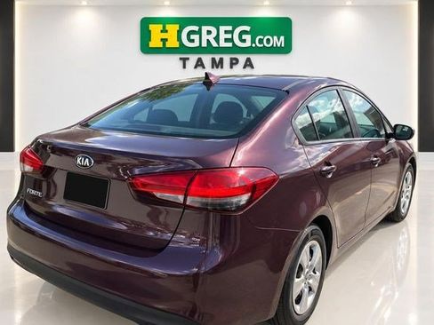 Used 2017 Kia Forte LX FWD image 4