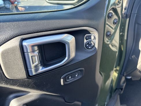 Used 2021 Jeep Wrangler Unlimited Sport image 16