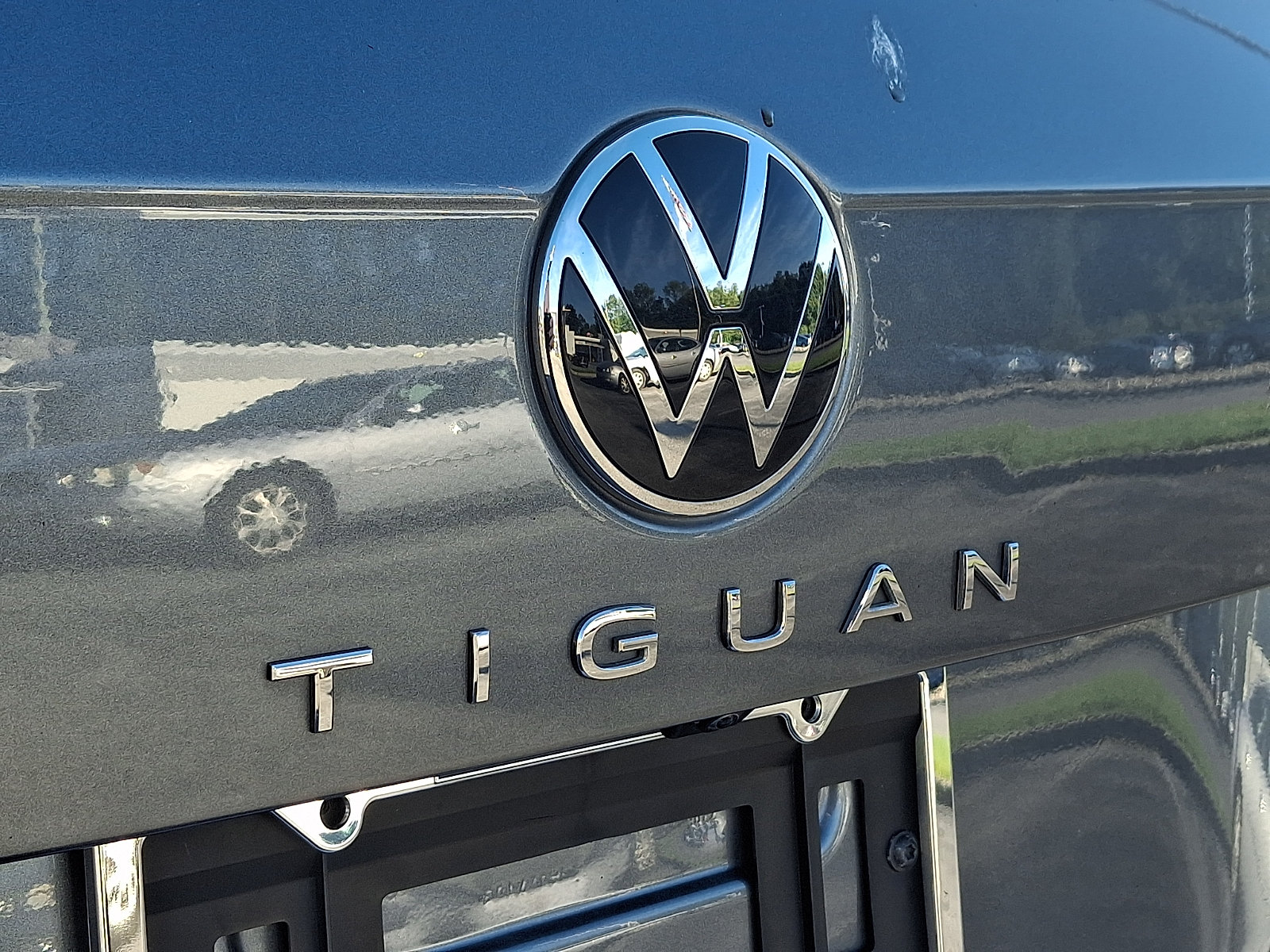 Used 2024 Volkswagen Tiguan SEL R-Line AWD/4WD image 31