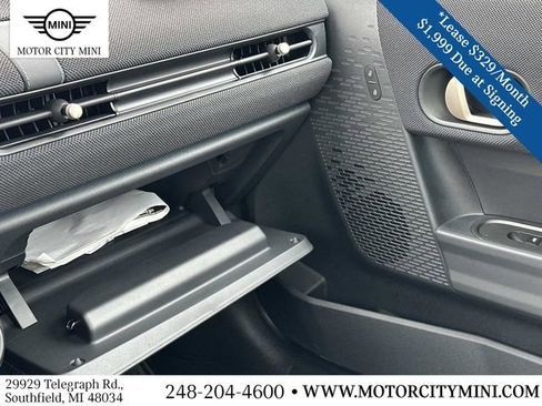 Certified 2025 MINI Cooper 2-Door Hardtop image 32