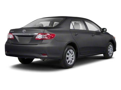 Used 2013 Toyota Corolla LE FWD image 2