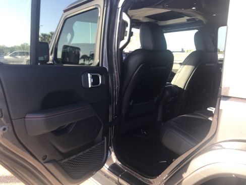 New 2025 Jeep Wrangler Unlimited Rubicon image 22