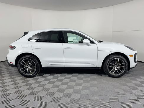 Certified 2026 Porsche Macan AWD/4WD image 8