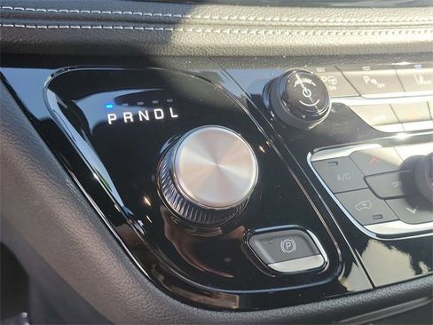 New 2023 Chrysler Pacifica Touring-L w/ S Appearance Package image 29