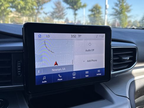 Used 2023 Ford Explorer XLT w/ Equipment Group 202A image 12