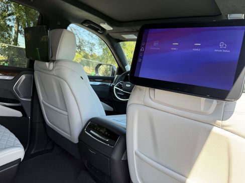 Used 2026 Cadillac Escalade Platinum Sport w/ LPO, ONYX Package image 32