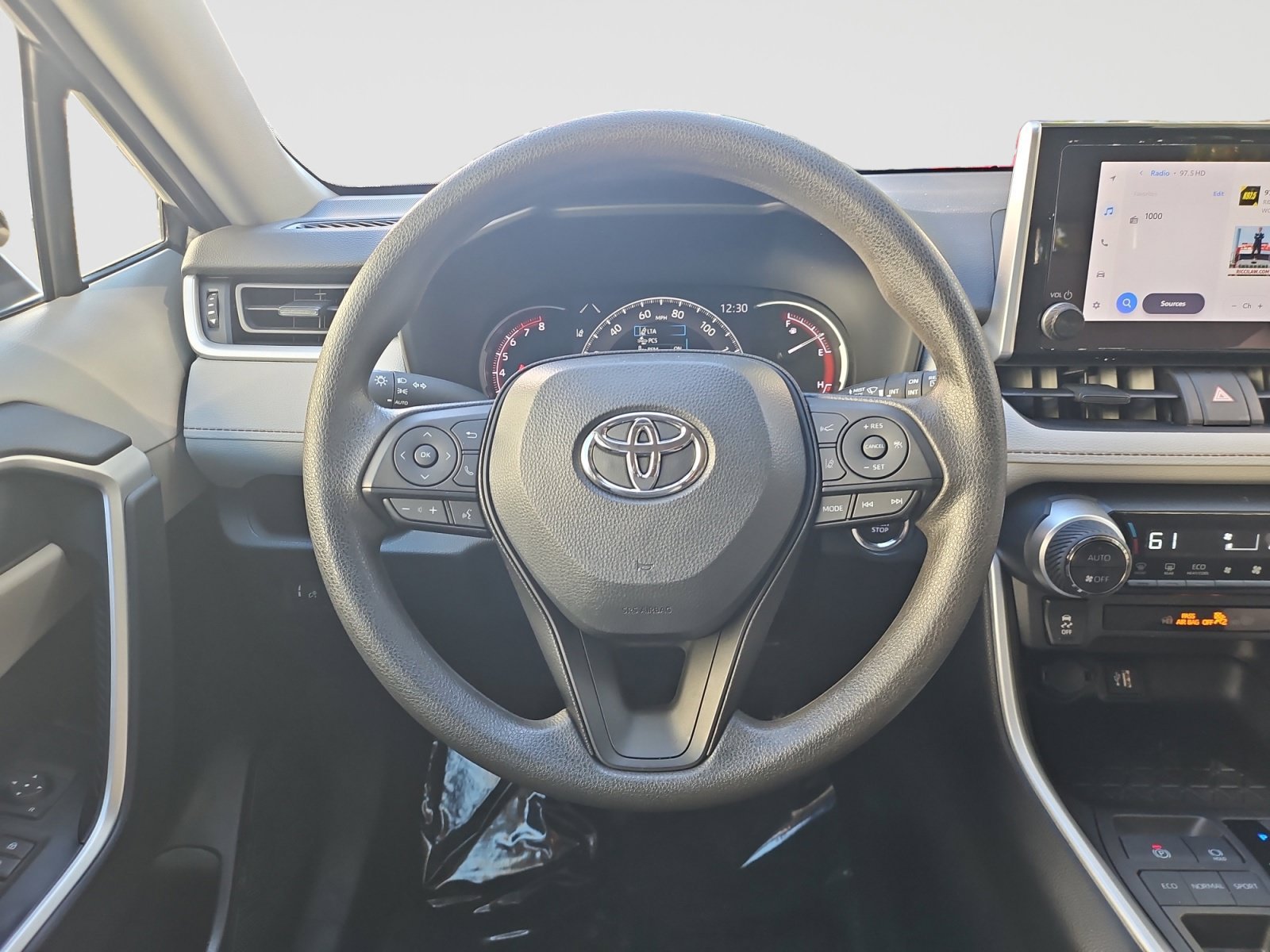 Used 2023 Toyota RAV4 XLE FWD image 44
