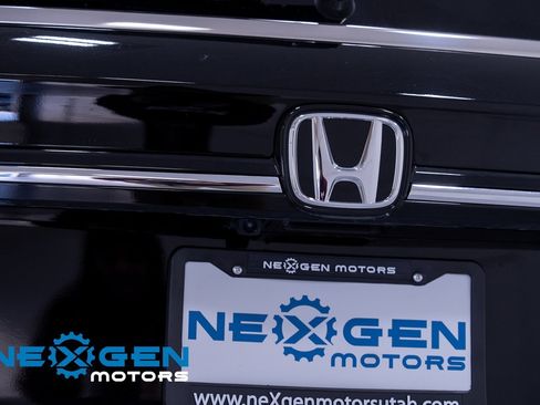Used 2022 Honda Odyssey Elite image 34