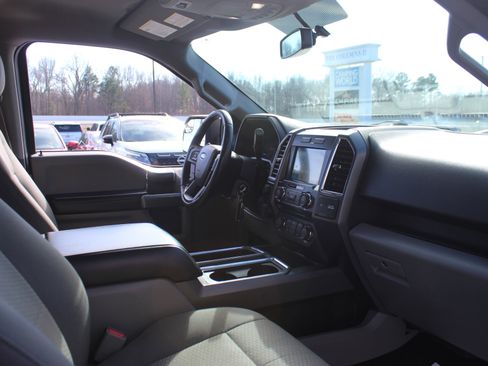 Used 2016 Ford F150 XLT w/ Equipment Group 302A Luxury image 33