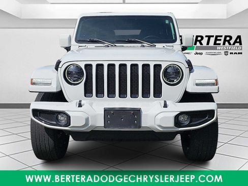 Used 2023 Jeep Wrangler Unlimited Sahara AWD/4WD image 2