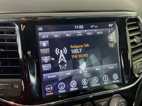 Used 2020 Jeep Grand Cherokee Altitude image 19