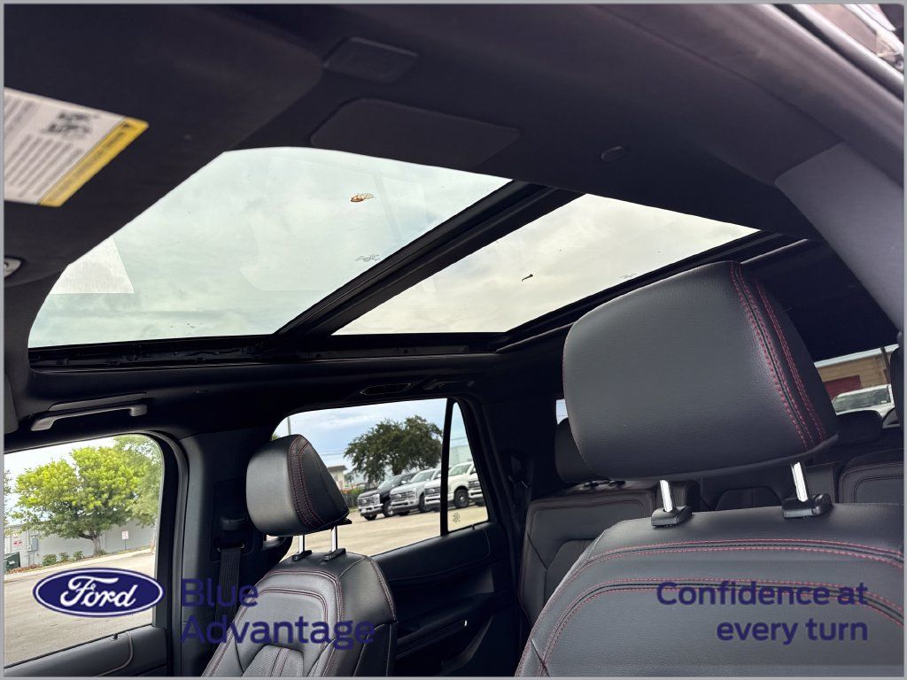Certified 2022 Ford Expedition Max Limited AWD/4WD image 4