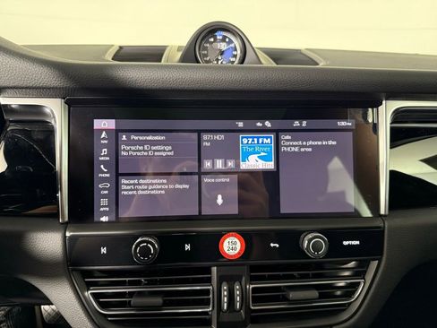 New 2025 Porsche Macan S image 31