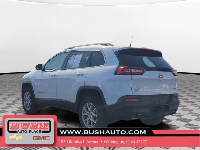 Used 2018 Jeep Cherokee Latitude Plus w/ Comfort/Convenience Group AWD/4WD image 3