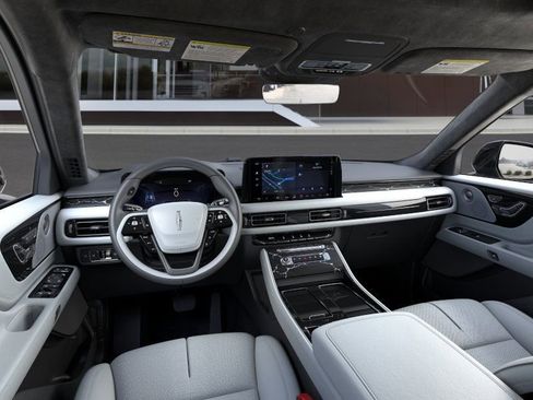 New 2026 Lincoln Aviator Black Label w/ Jet Appearance Package AWD/4WD image 9