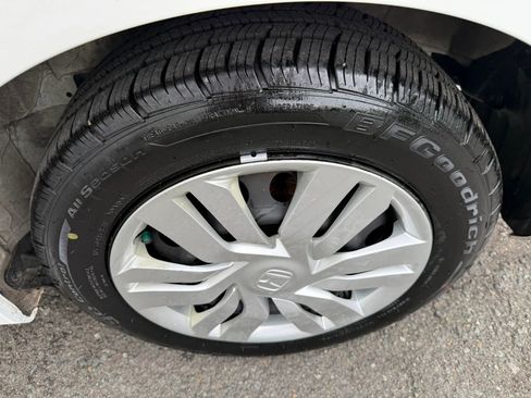 Used 2015 Honda Fit LX image 35
