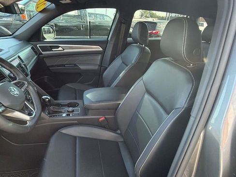 Used 2021 Volkswagen Atlas Cross Sport SE image 14