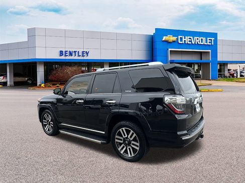 Used 2016 Toyota 4Runner SR5 image 3