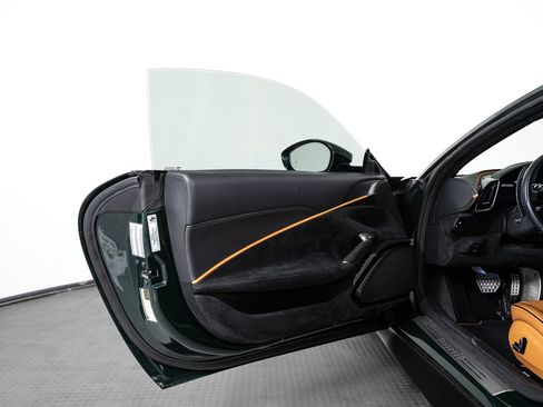 Used 2023 Ferrari Roma RWD image 38