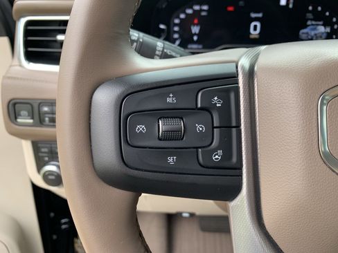 Used 2023 GMC Yukon Denali image 17