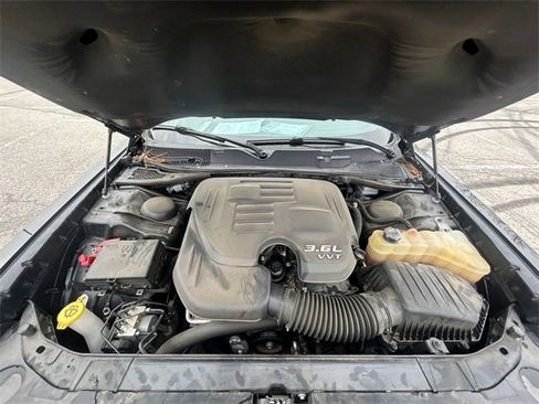 Used 2022 Dodge Challenger SXT image 20