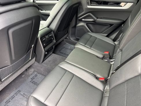Certified 2026 Porsche Cayenne AWD/4WD image 14