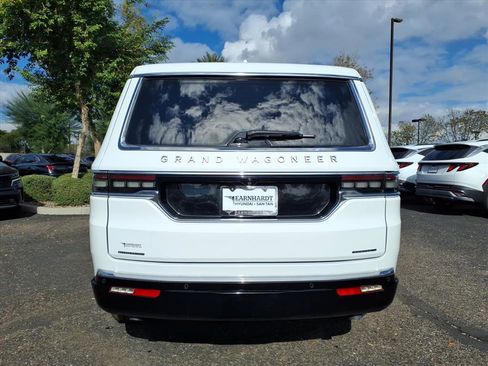 Used 2023 Jeep Grand Wagoneer Series III image 6