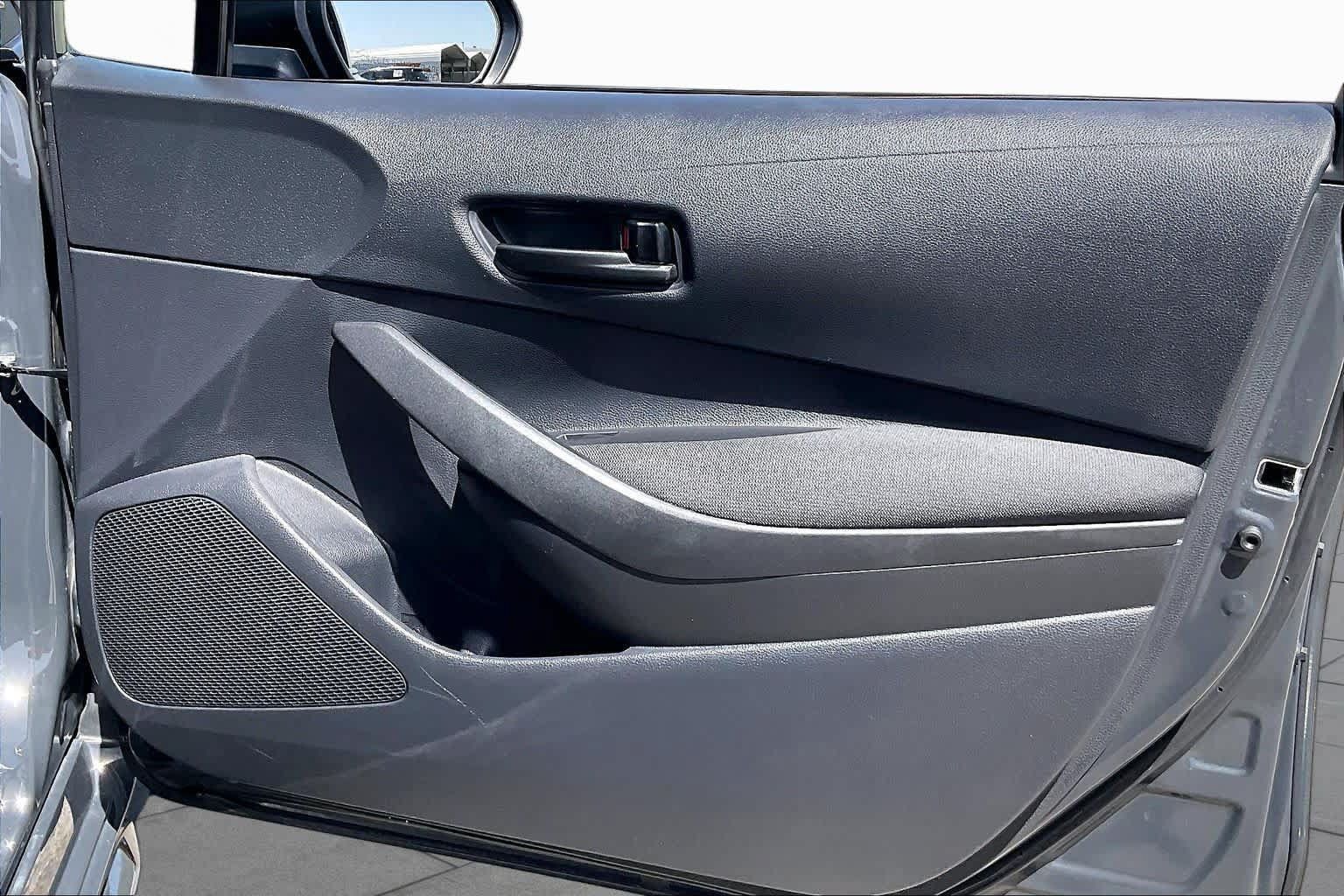Used 2025 Toyota Corolla LE FWD image 22