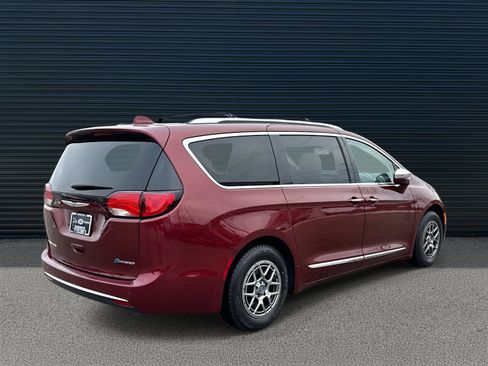 Used 2020 Chrysler Pacifica Limited w/ Advanced Safetytec Group image 5