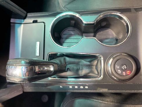 Used 2016 Ford Explorer XLT w/ Equipment Group 201A AWD/4WD image 17