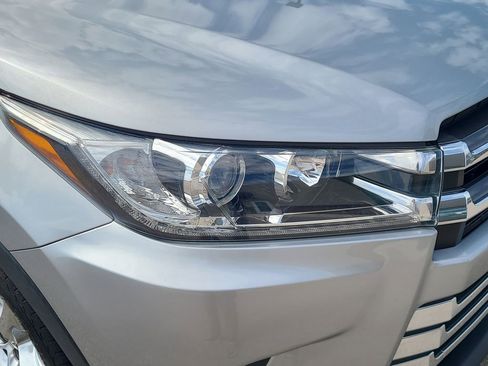 Used 2018 Toyota Highlander Limited image 13