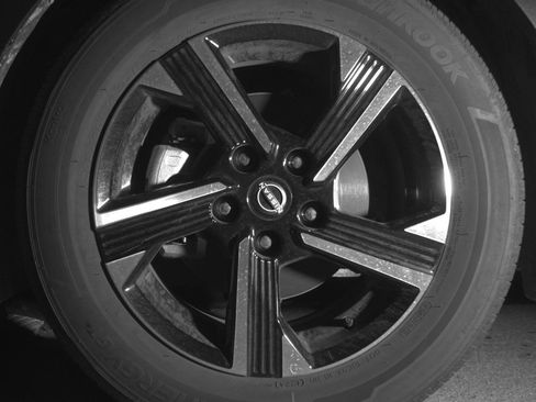 Used 2025 Nissan Sentra SV image 12