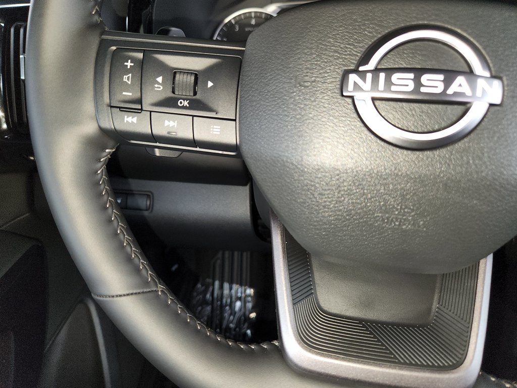 Certified 2026 Nissan Pathfinder SV FWD image 25