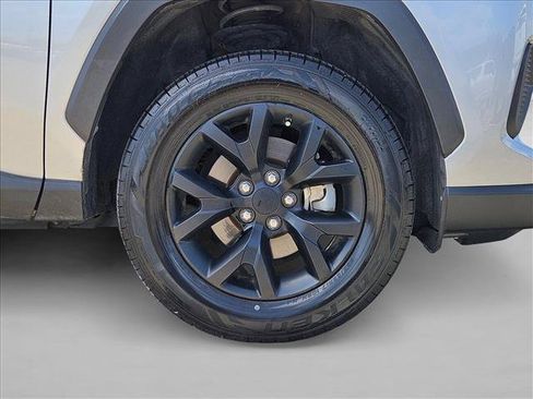 Used 2022 Toyota RAV4 LE FWD image 22