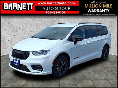 New 2025 Chrysler Pacifica Select w/ Fav Edition Package
